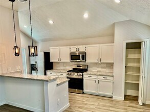 17410 Saxon Dr in Houston, TX - Building Photo - Building Photo