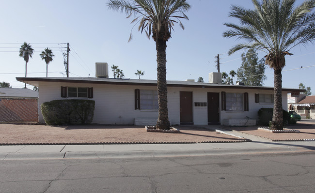 6801 E Avalon Dr in Scottsdale, AZ - Foto de edificio - Building Photo