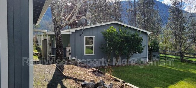 13222 OR-238 in Jacksonville, OR - Foto de edificio - Building Photo
