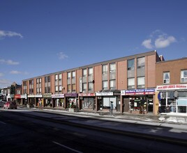 2680-2696 Danforth Ave in Toronto, ON - Building Photo - Building Photo