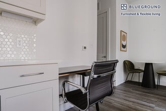 212 W Highland Mall Blvd in Austin, TX - Building Photo - Building Photo