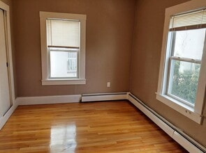 49 Hillside Ave, Unit 2 in Everett, MA - Building Photo - Building Photo