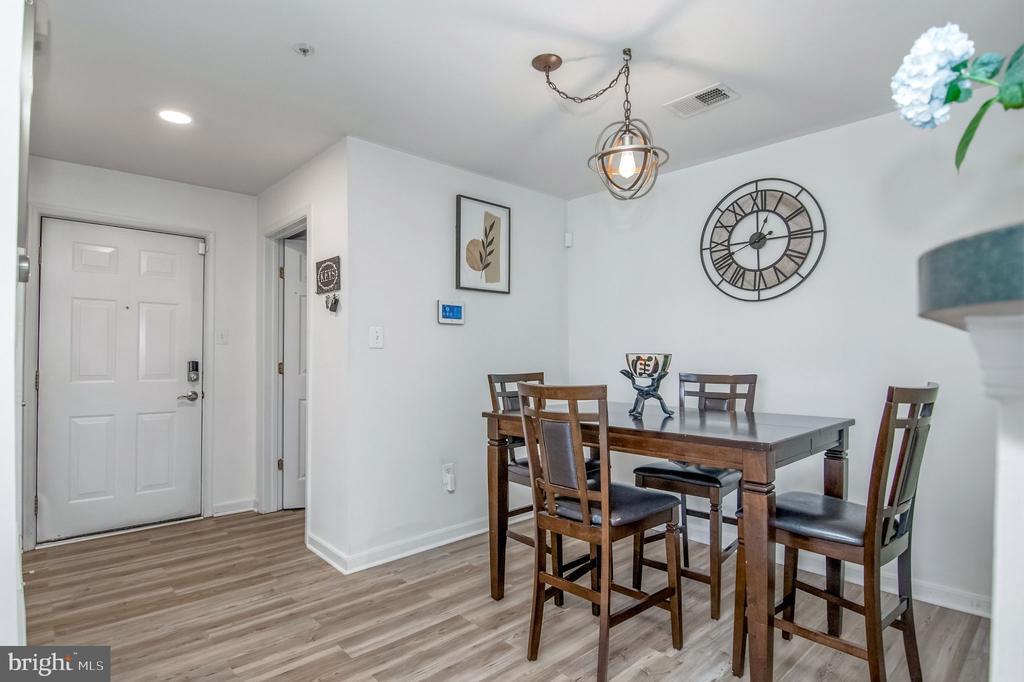 1066 Gardenview Loop in Woodbridge, VA - Building Photo