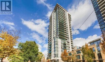 285 Mutual St in Toronto, ON - Building Photo