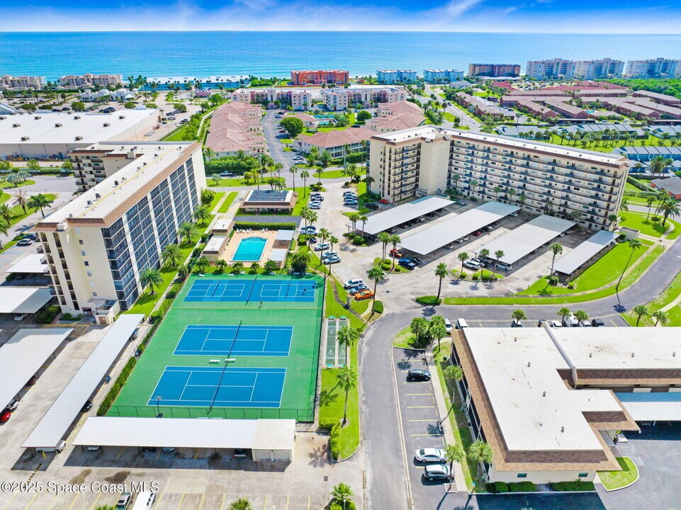 520 Palm Springs Blvd in Indian Harbour Beach, FL - Building Photo