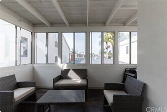 512 Marguerite Ave-Unit -1/2 in Newport Beach, CA - Building Photo - Building Photo