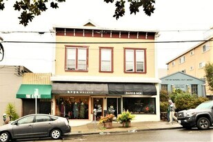 2111 Vine St in Berkeley, CA - Building Photo