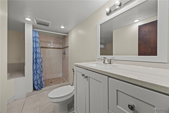 80 Capen Blvd in Buffalo, NY - Building Photo - Building Photo