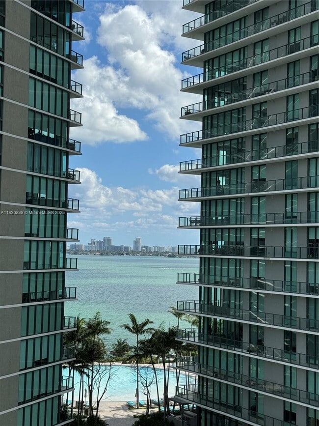 501 NE 31st St, Unit 903 in Miami, FL - Building Photo - Building Photo