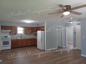 109 E Clay St in Smithton, MO - Building Photo - Building Photo