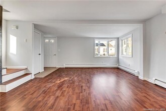 14 Highview Ave in Milford, CT - Building Photo - Building Photo
