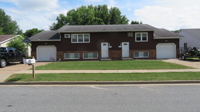 property at 1119-1121 Glenn Pl
