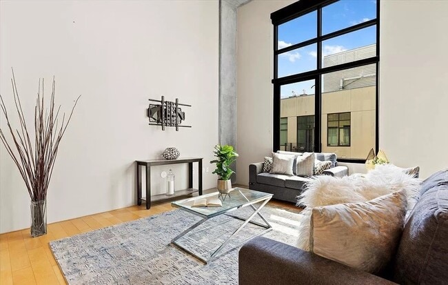 1050 Island Ave in San Diego, CA - Building Photo - Building Photo