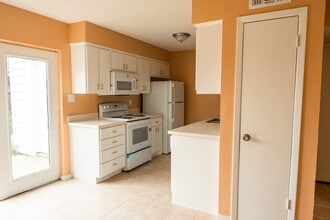 1506 Eagle Lake Rd in Sealy, TX - Building Photo - Building Photo