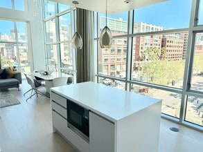207 King St, Unit 503 in San Francisco, CA - Building Photo - Building Photo