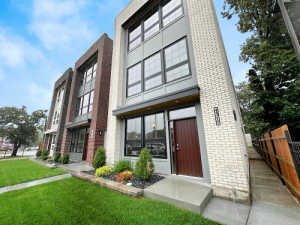 4311 S Indiana Ave in Chicago, IL - Foto de edificio