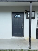 1096 W 28th St, Unit A in Riviera Beach, FL - Building Photo - Building Photo