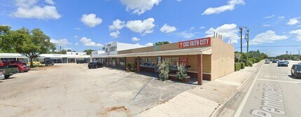 7151 Pembroke Rd in Pembroke Pines, FL - Building Photo - Building Photo