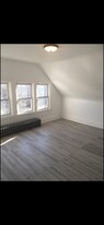 357 Bedford Ave, Unit 3rd Floor 2 Bedroom Apartment in Mount Vernon, NY - Building Photo