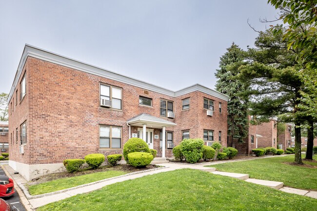 200 Fairhaven Dr in Jericho, NY - Building Photo - Building Photo