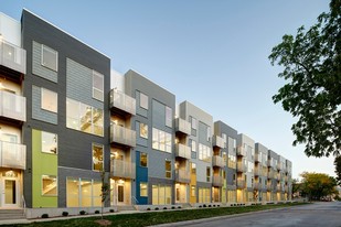 Sabin Townhomes in Iowa City, IA - Building Photo