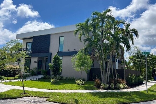 1700 NE 18th St in Fort Lauderdale, FL - Building Photo - Building Photo