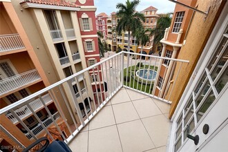 401 Bayfront Pl in Naples, FL - Foto de edificio - Building Photo