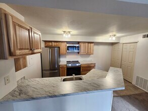 20 S Boulder Cir, Unit #2212 in Boulder, CO - Building Photo - Building Photo