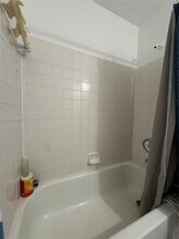 10445 NW 11th St, Unit 201 in Pembroke Pines, FL - Foto de edificio - Building Photo