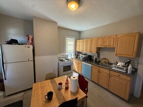 348 Faneuil St, Unit 2 in Boston, MA - Foto de edificio - Building Photo