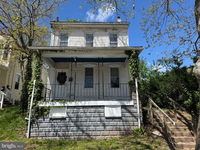 property at 673 Walnut St