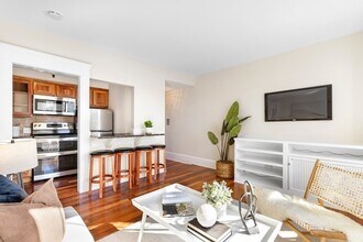 520 Beacon St, Unit 6C in Boston, MA - Building Photo - Building Photo