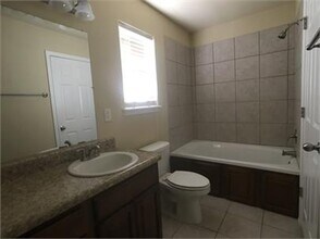 940 Meadowridge Dr in Centerton, AR - Building Photo - Building Photo