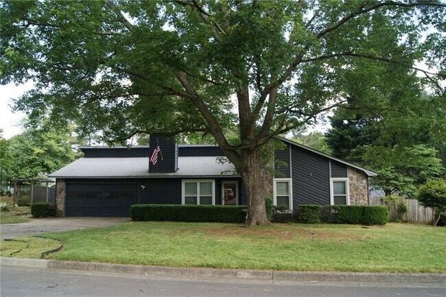 property at 10195 Old Woodland Entry