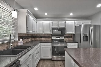 15412 W 80th St in Lenexa, KS - Building Photo - Building Photo