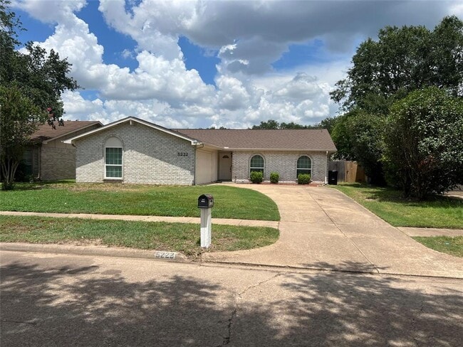 5222 Dunnethead Dr