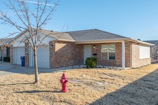 Cottage Park McAlester in Mcalester, OK - Building Photo