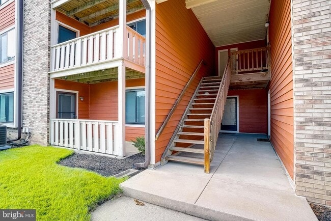 property at 2118A Greenwood Ct