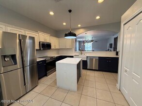 631 Waterside Cir in Titusville, FL - Building Photo - Building Photo