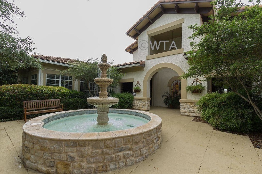9914 Military Dr W in San Antonio, TX - Building Photo