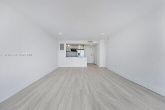 2350 NE 135th St, Unit 409 in North Miami, FL - Building Photo - Building Photo