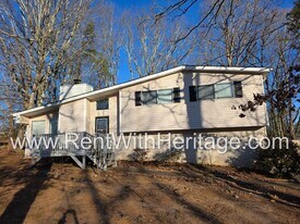 5666 Mountain Park Way in Douglasville, GA - Building Photo