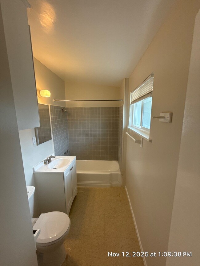 955 W C St in Colton, CA - Building Photo - Building Photo