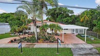2500 NE 209th Terrace in Miami, FL - Building Photo - Building Photo