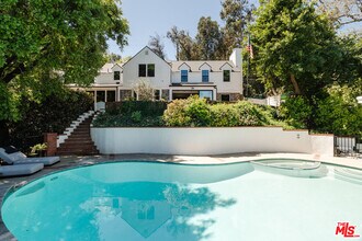 3100 Coldwater Canyon Ave in Los Angeles, CA - Building Photo - Building Photo