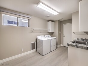 26 Hunt Valley Trail in Henderson, NV - Foto de edificio - Building Photo