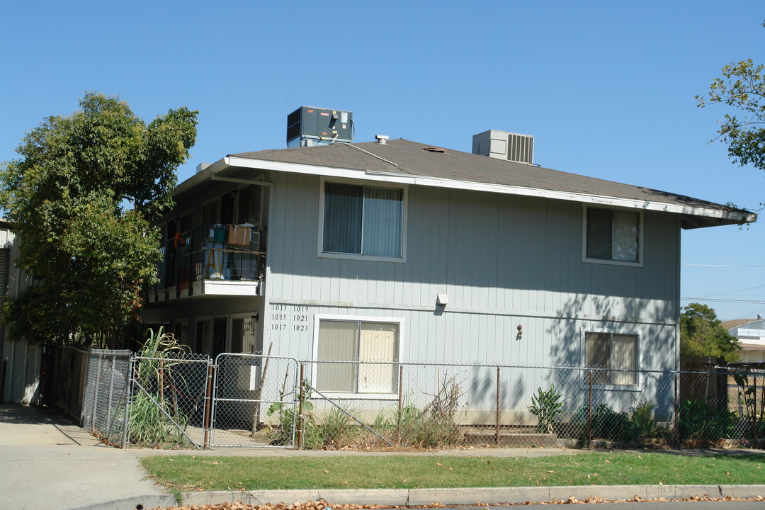 1013-1023 W 14th St in Merced, CA - Foto de edificio