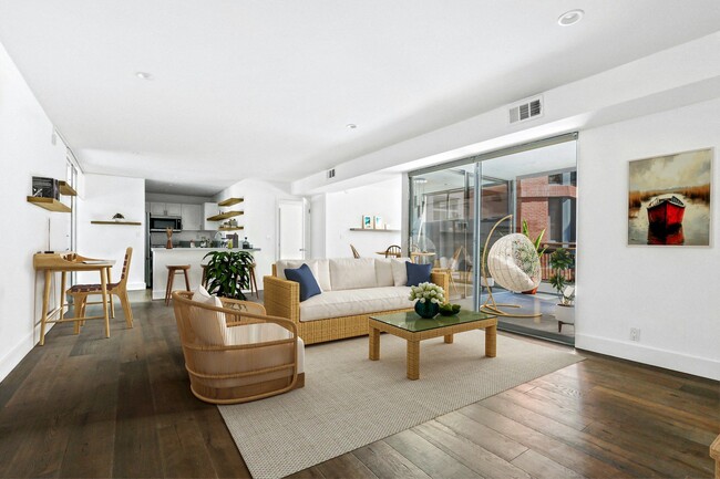 1025 Ocean Avenue in Santa Monica, CA - Building Photo - Building Photo