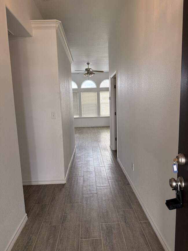 3806 Los Arroyos Dr in Corpus Christi, TX - Foto de edificio - Building Photo