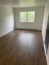 435 S Lincoln Ave in Barnesville, OH - Building Photo - Building Photo